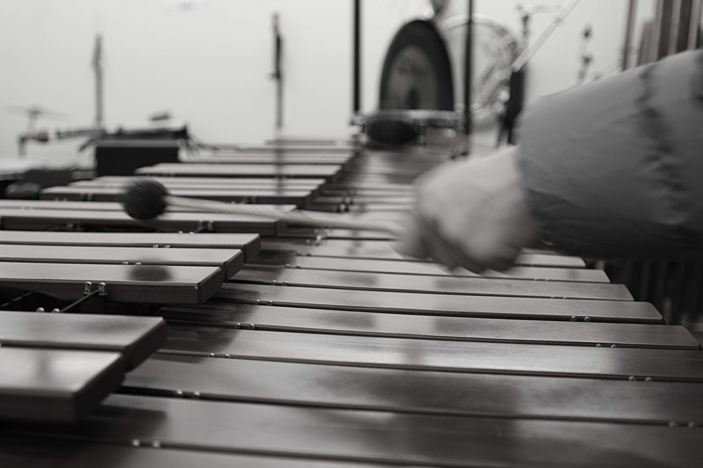 Jazz is everywhere in this twisted psychological thriller, taking stage in several locations: Palazzo Malcovati on the island of Ischia, a club in Naples, a record store in Rome, and a terrace in what we are told is Sanremo. 