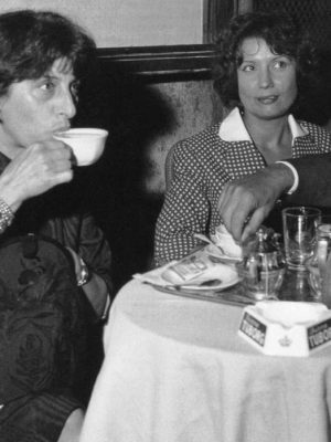 Anna Magnani enjoying her Cappuccino