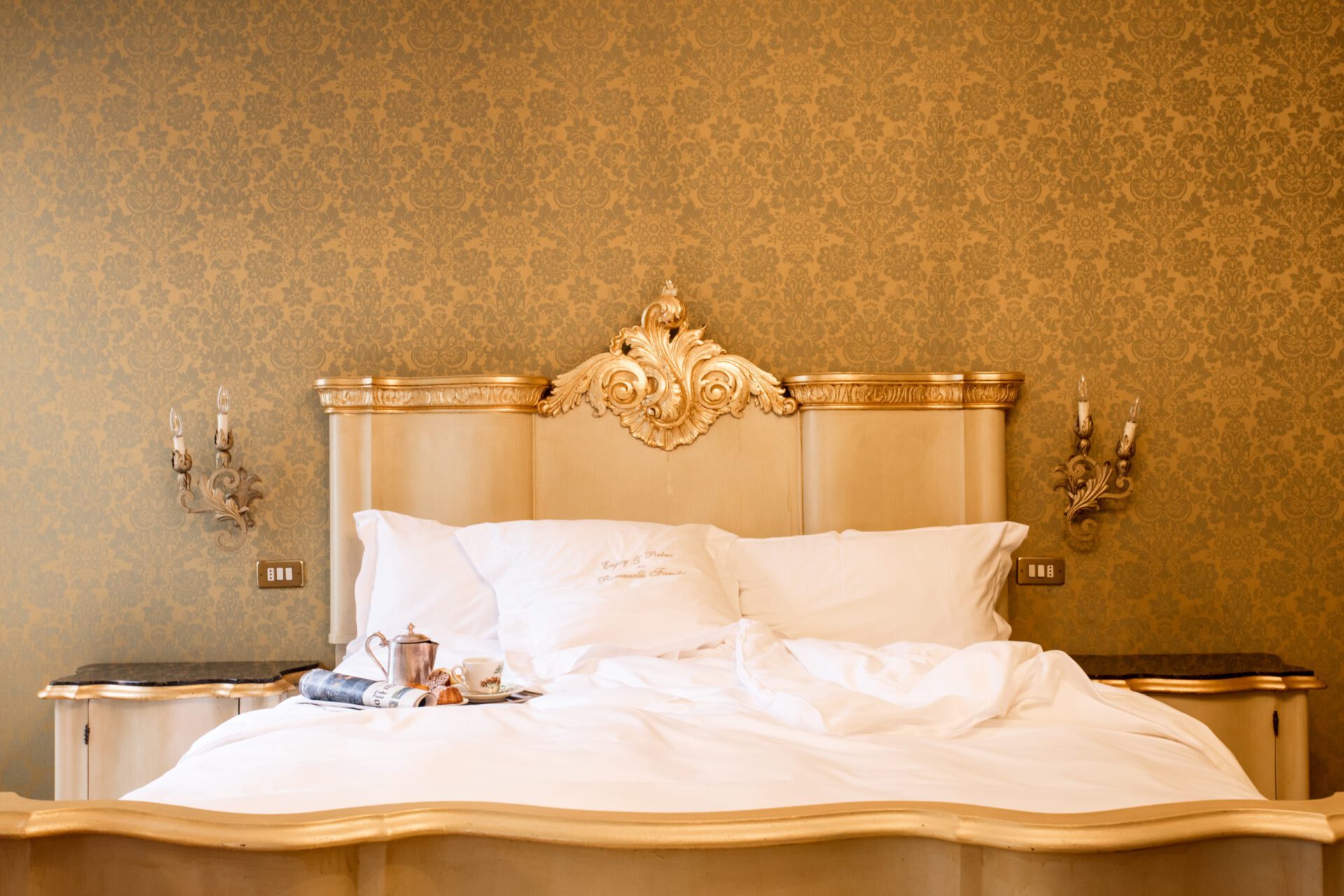 Hotel Flora Venice's essence Veneto Venice, living room, interior design, beach design, home decor, boutique hotel, hotel interior, aesthetics, interior design, summer holiday, italian architecture, bedroom, yellow, antique