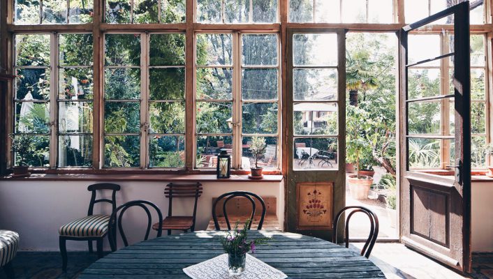 huge windows at one of the rooms at Ottmanngut