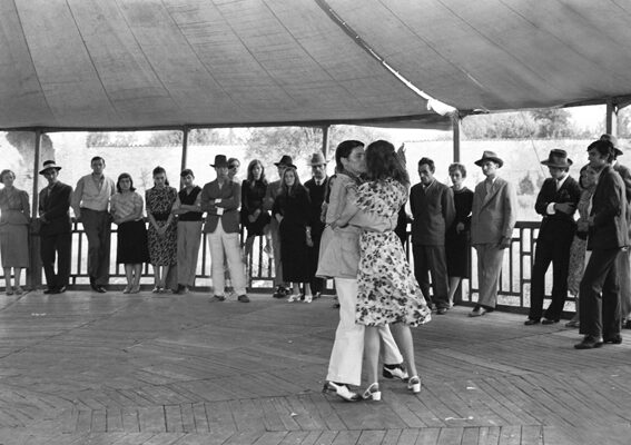 La Balera is democratic, the dance is democratic. And (re)unites everyone.