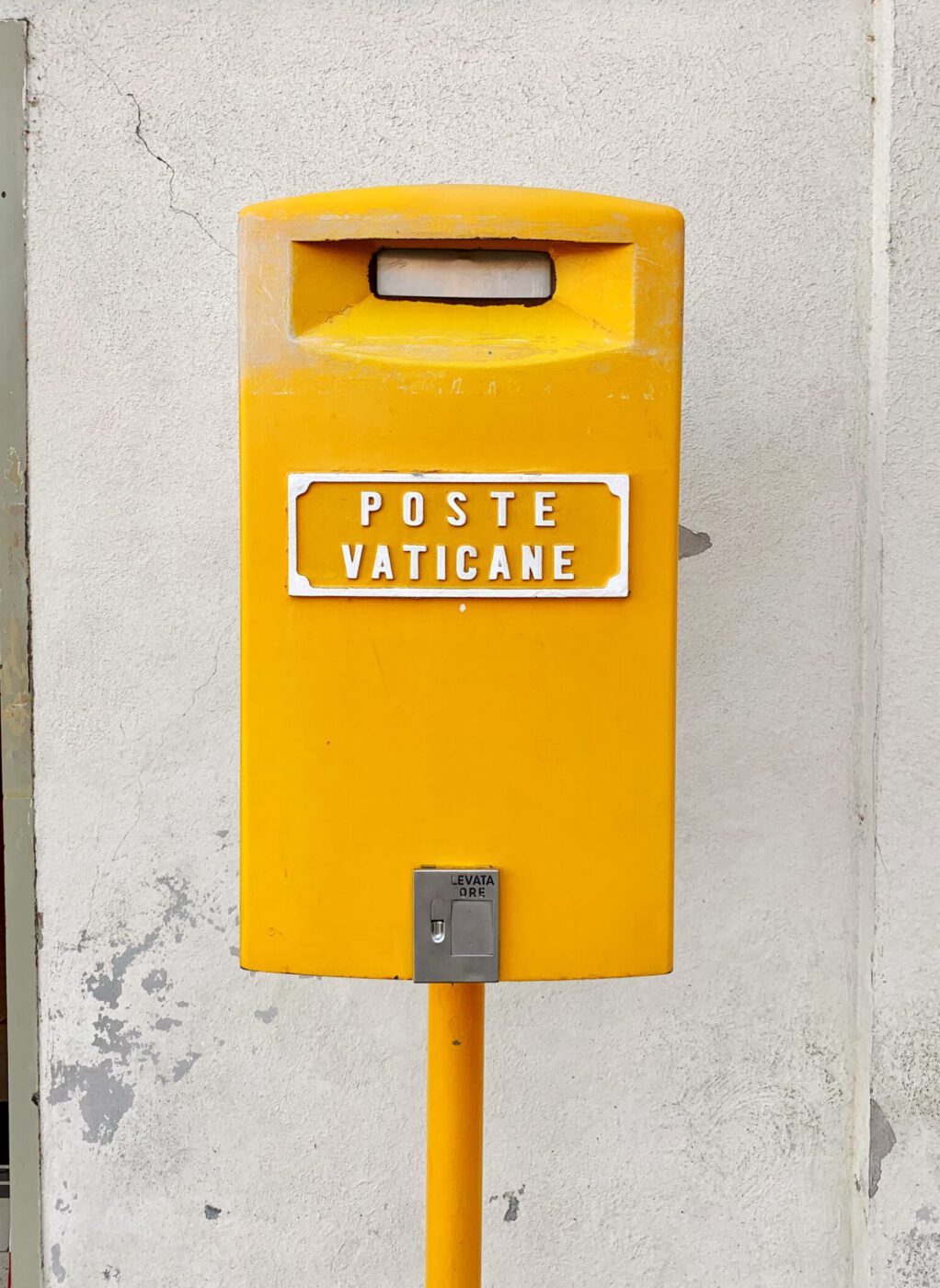 Poste Vaticane Yellow