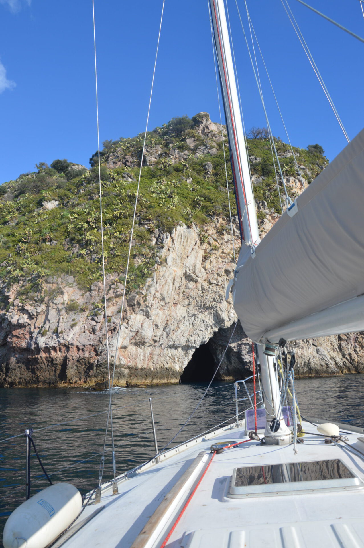 Sailing Sicily Off Season Pt.3 sicilia Italia island boat trip Marzamemi to Ortigia Siracusa sea island rocks view landscape