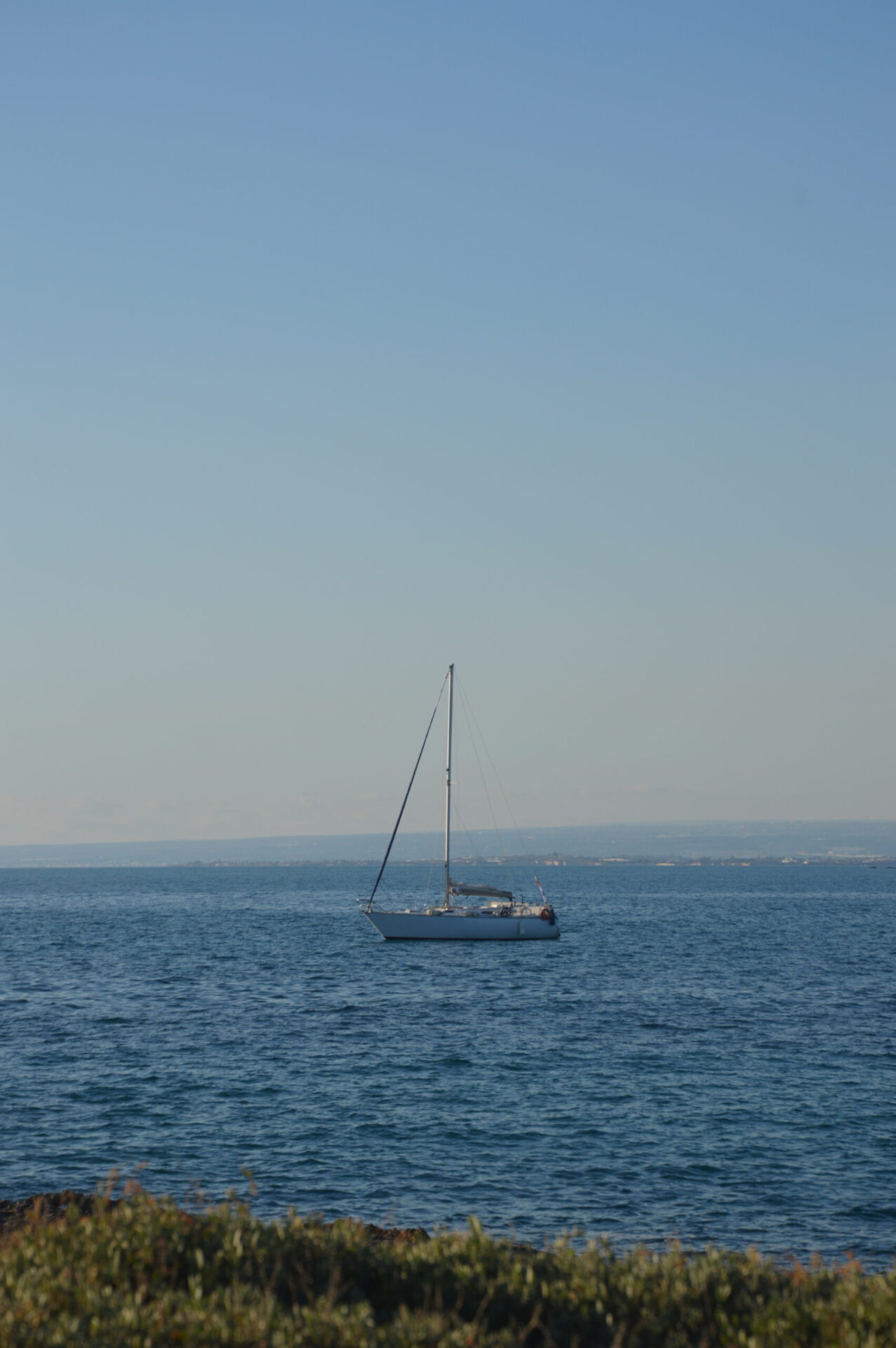 Sailing Sicily Off Season Pt.3 sicilia Italia island boat trip Ortigia Etna food panini Caseificio Borderi italian food photography sicilian food sea view boat calm landscape