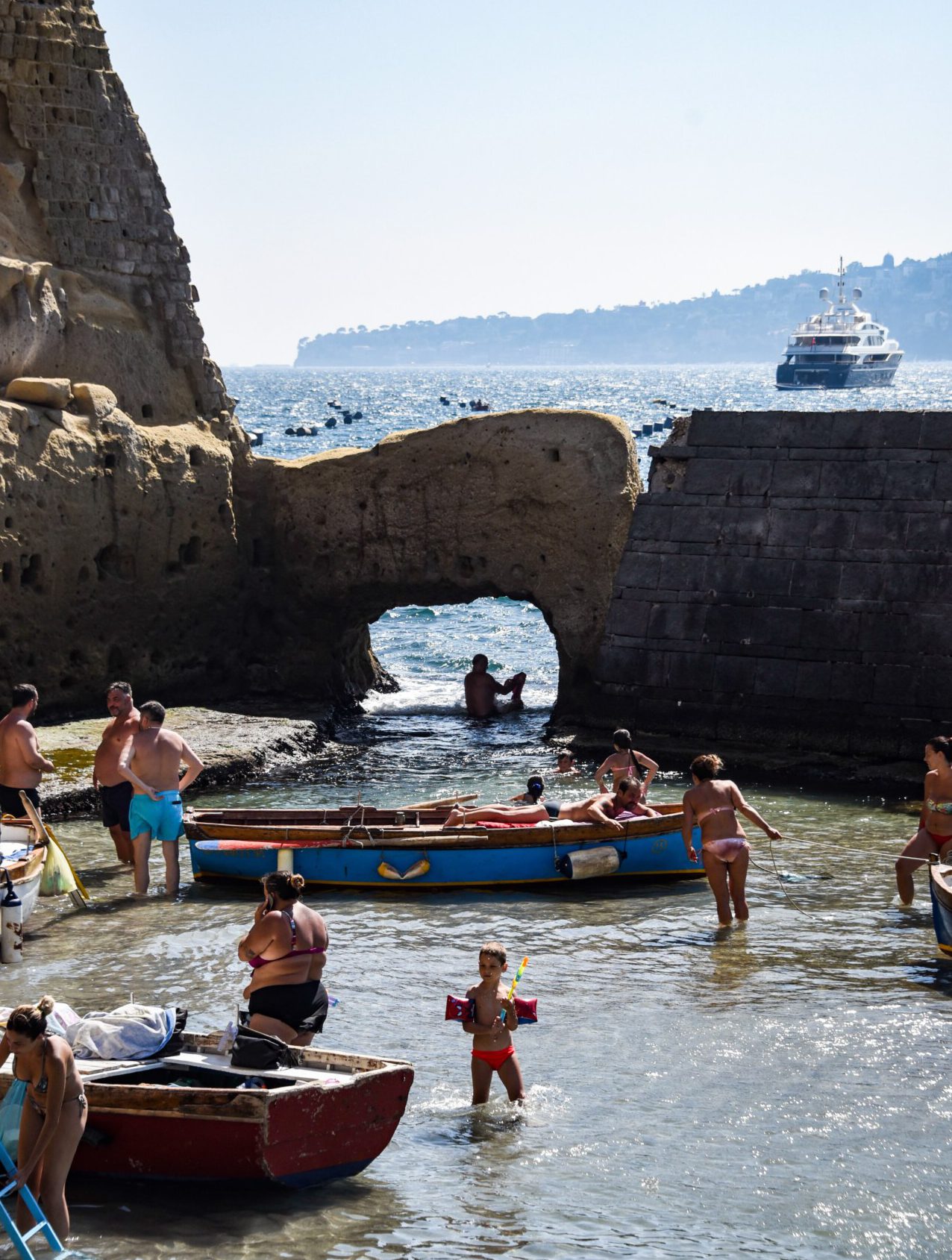 THE 5: HOW TO EAT, SPEAK AND DRIVE IN NAPLES Amalfi costiera beach holiday Italian summer dolce vita Italian sea beach campania naples napoli