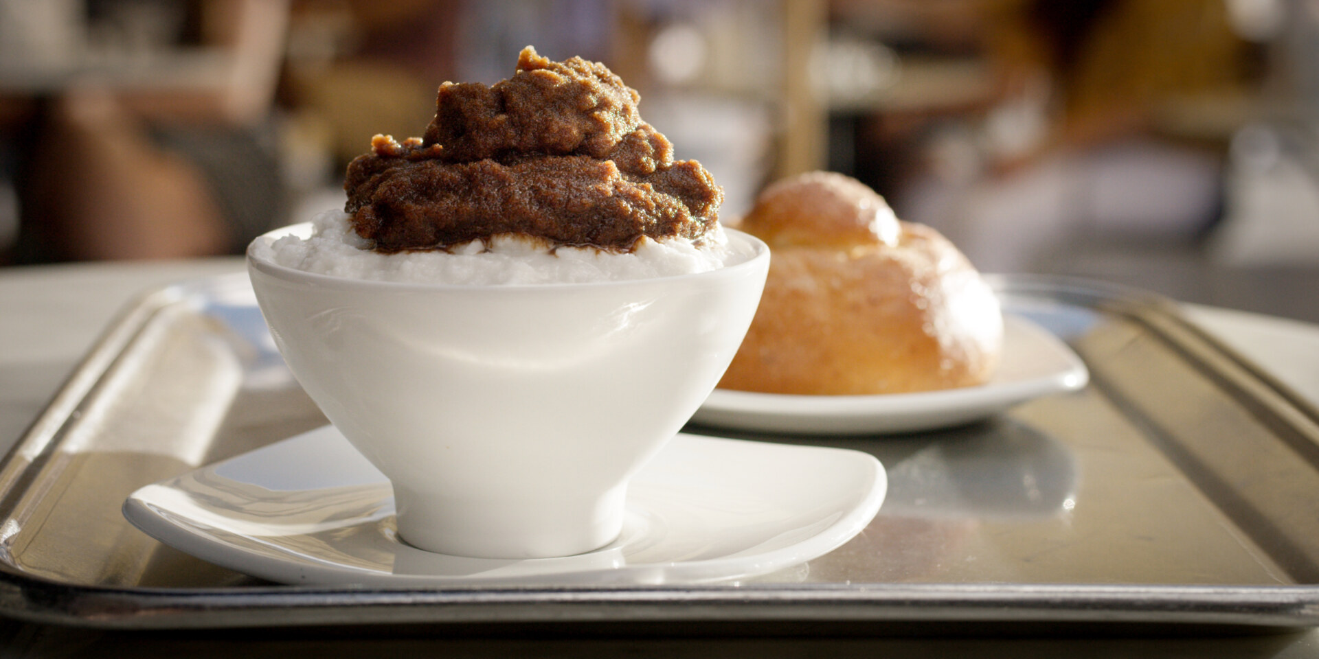 cappuccino ghiacciato e brioche
