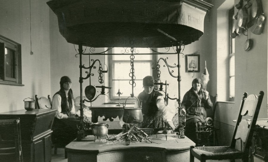 Fogolâr tradition in Friuli