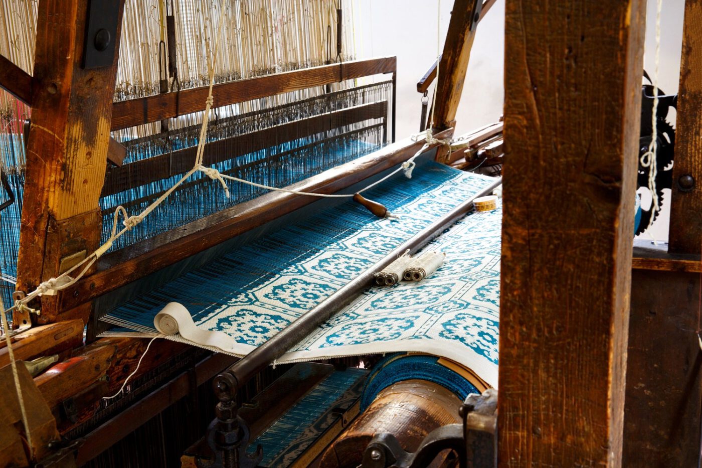 tapestry weaving machine