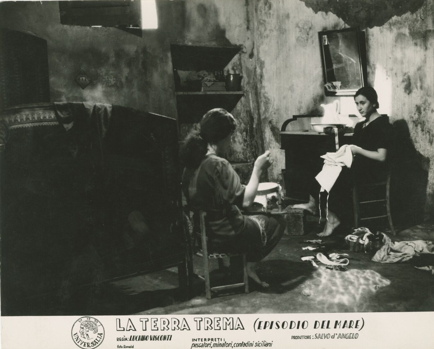 A scene from "La terra trema", directed by Luchino Visconti, a timeless classic of Italian neorealism. Photo by Touring Club Italiano