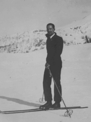 Black and white photo of Umberto II Skiing