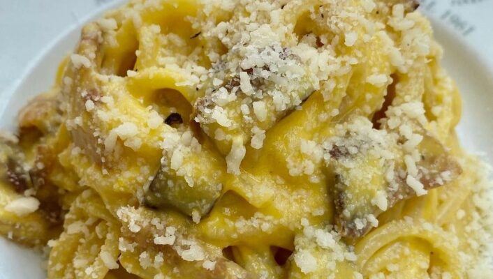 a plate of spaghetti alla gricia from armando al pantheon