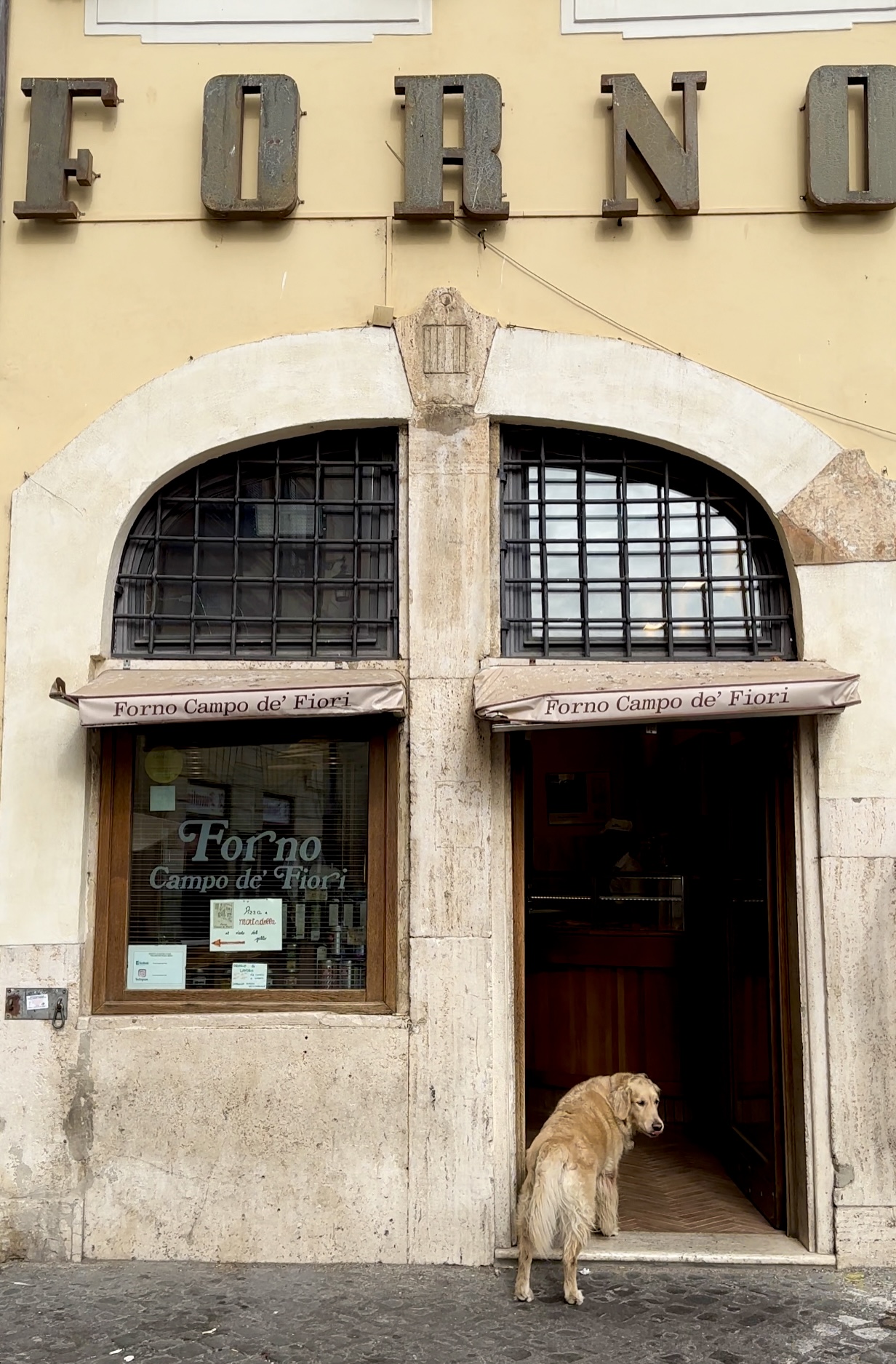 a sign for a Forno in campo di fiore