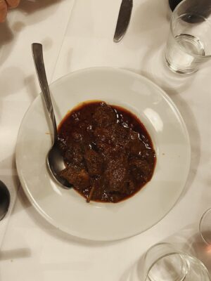 an image of the Tuscan stewed beef dish peposo