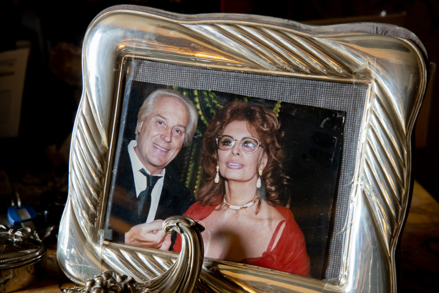 an image of Mago Badoglio and Sophia Loren