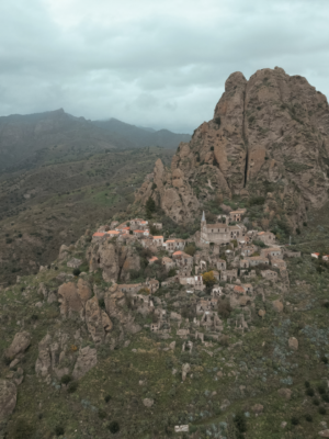 an image of the town of Pentedattilo