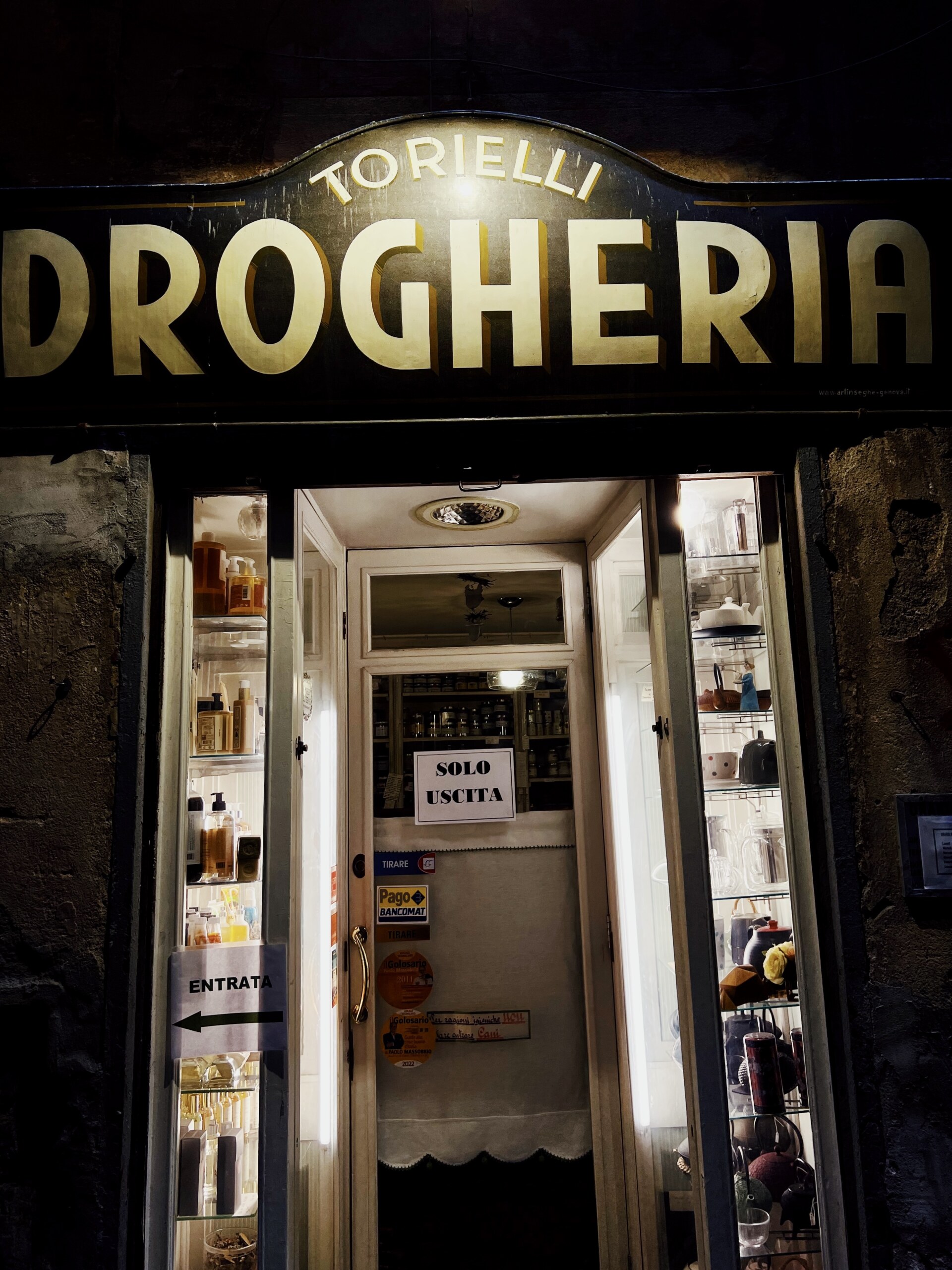 a photo of a sign for a Drogheria in Genova