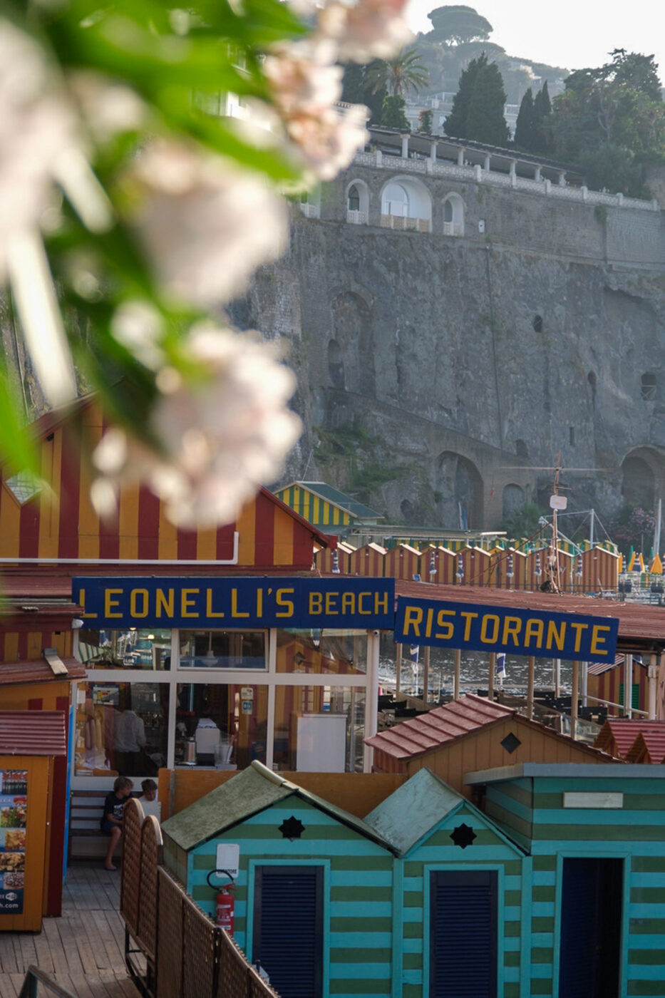 an image of Leonelli's beach restaurant on the beach in Sorrento