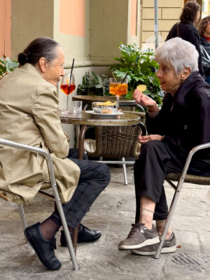 two nonne enjoying an aperitivo in Florence