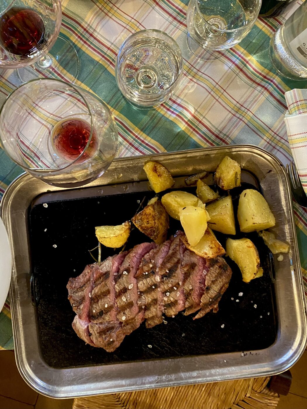 an image of bistecca with roasted potatoes
