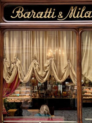 the front window of Caffè Baratti & Milano in Turin